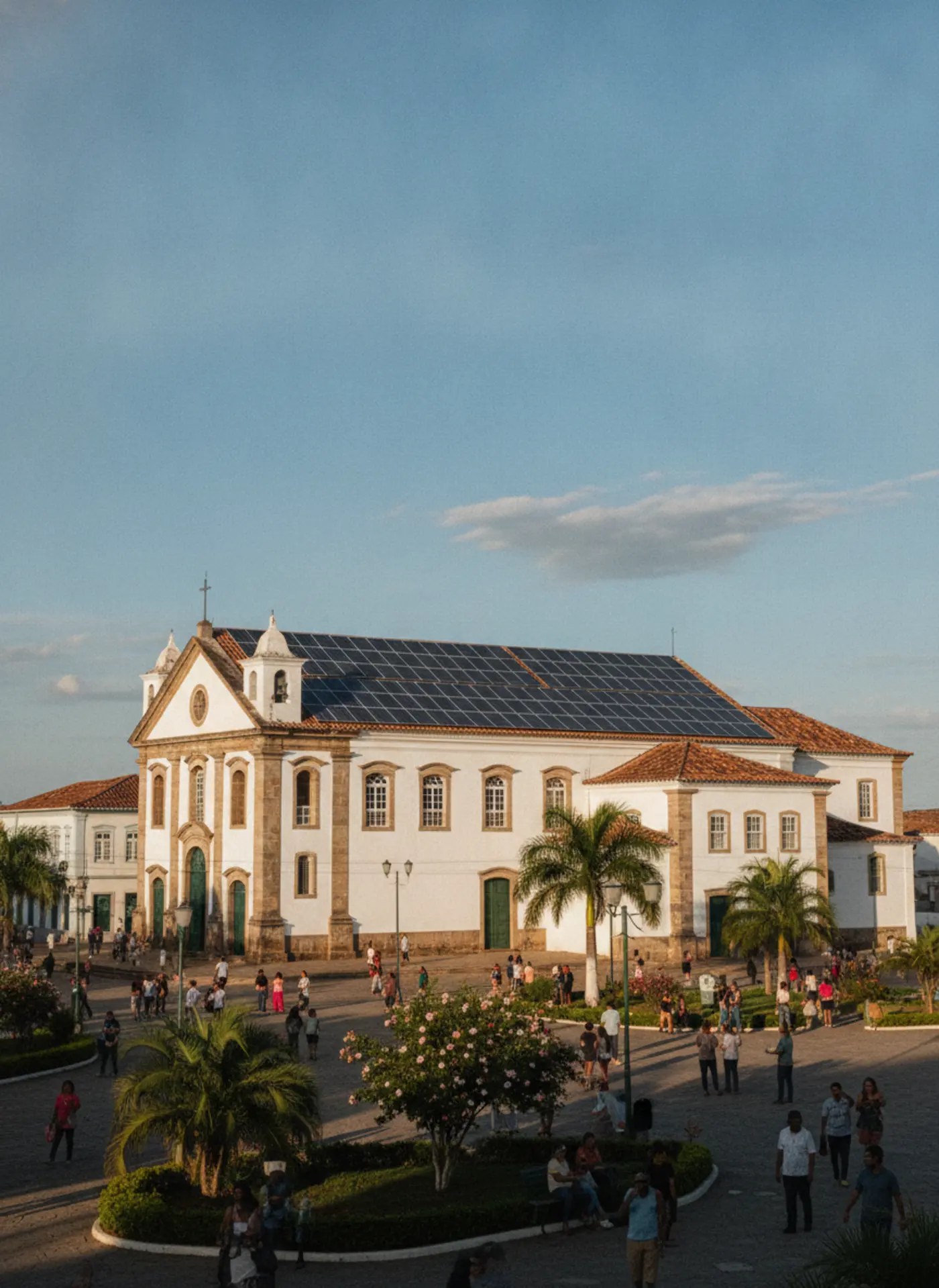 Igreja com painéis solares no telhado